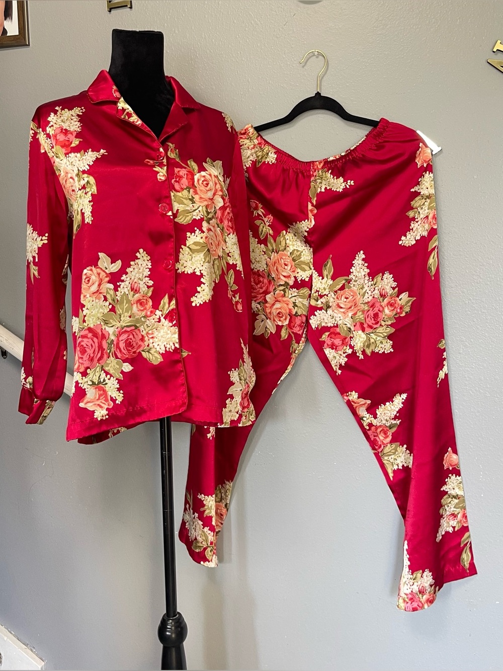 Oscar dela Renta Silky Pajama set